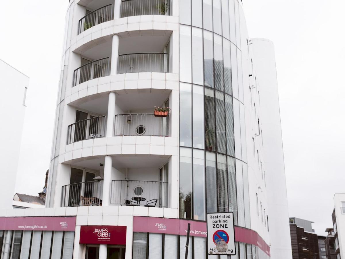 Pass The Keys Stylish 2Bed Rental Unit Glasgow Green ภายนอก รูปภาพ