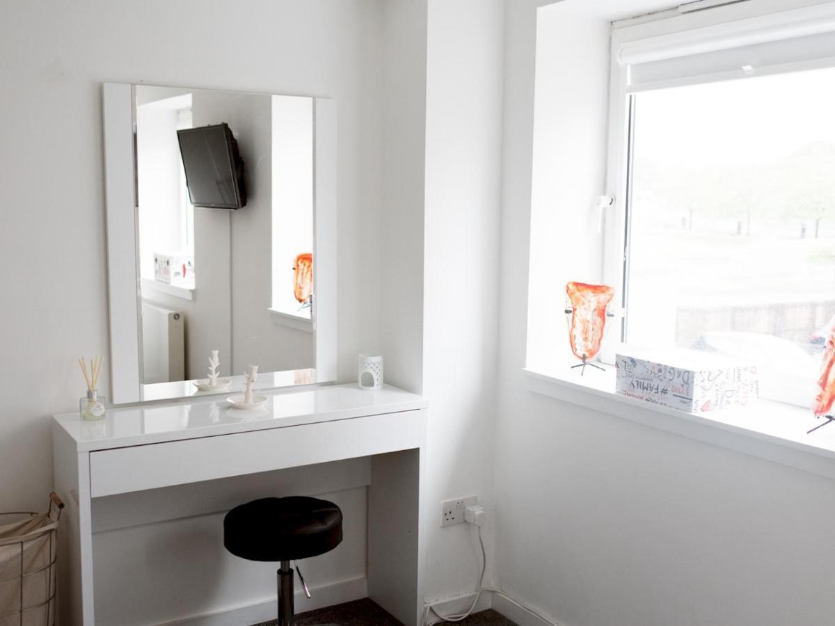Pass The Keys Stylish 2Bed Rental Unit Glasgow Green ภายนอก รูปภาพ